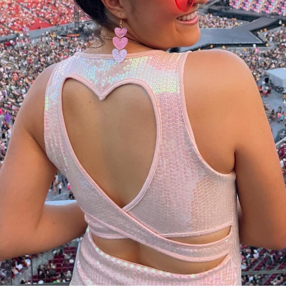 Taylor Swift eras tour lover dress size small!